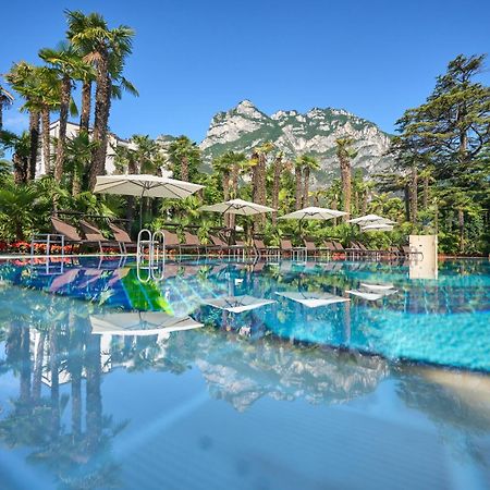Parc Hotel Flora S Riva del Garda Esterno foto