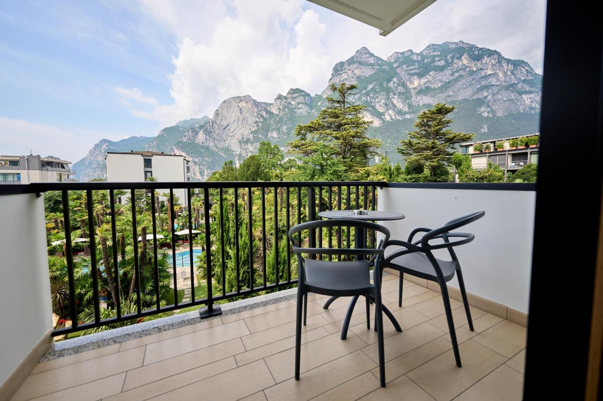Parc Hotel Flora S Riva del Garda Esterno foto