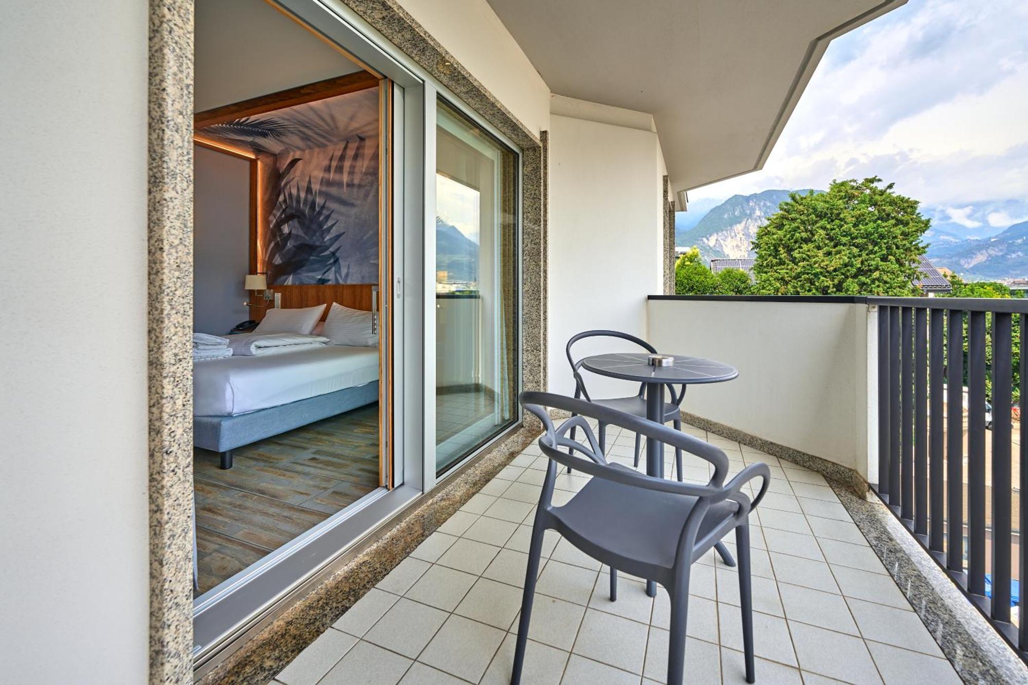 Parc Hotel Flora S Riva del Garda Esterno foto
