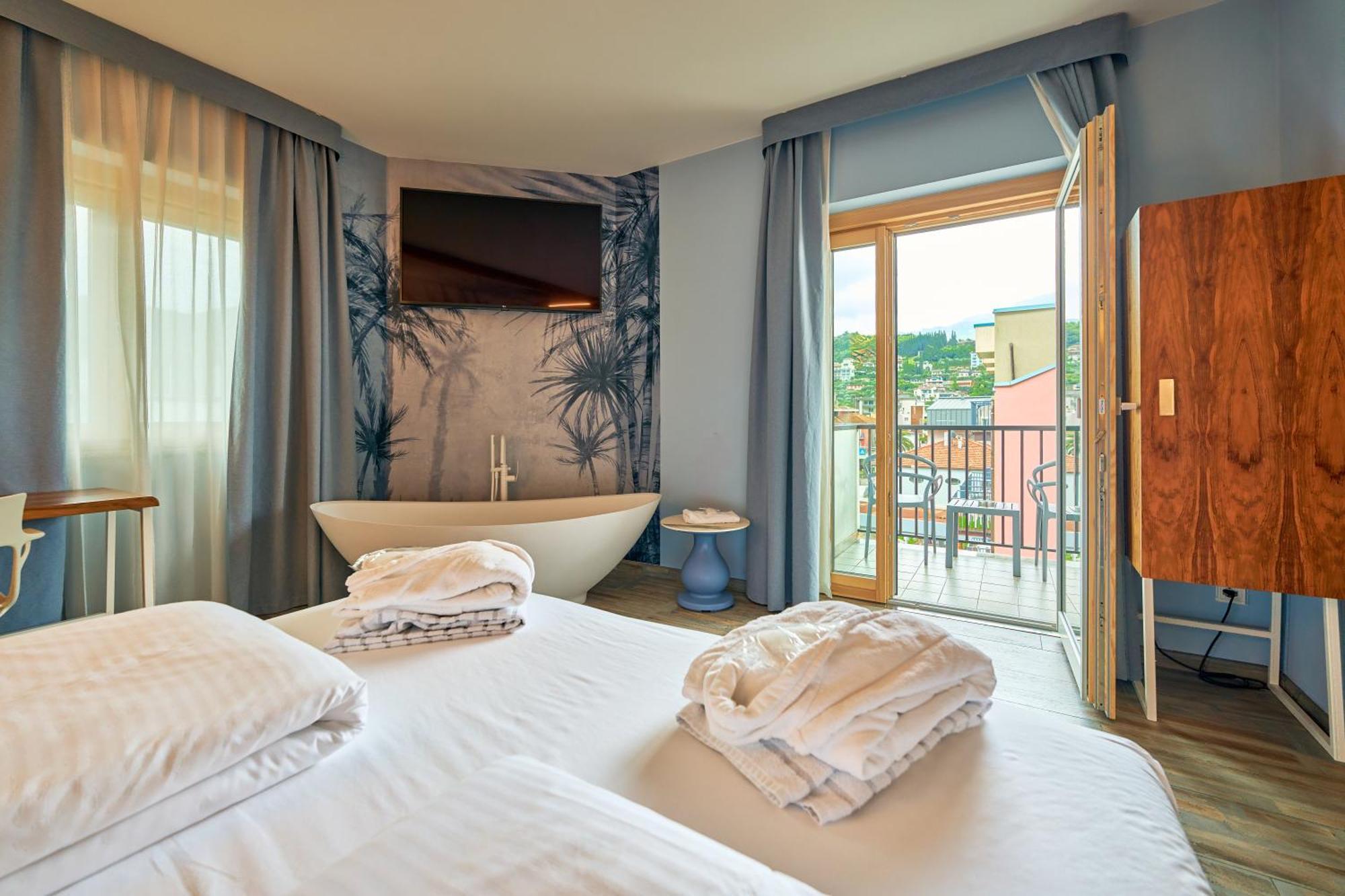 Parc Hotel Flora S Riva del Garda Esterno foto