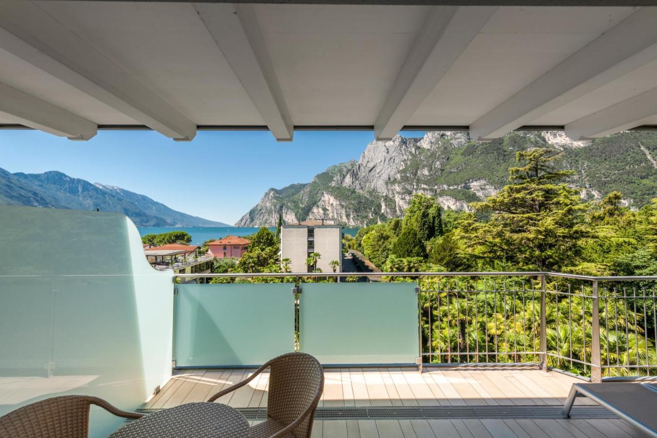Parc Hotel Flora S Riva del Garda Esterno foto