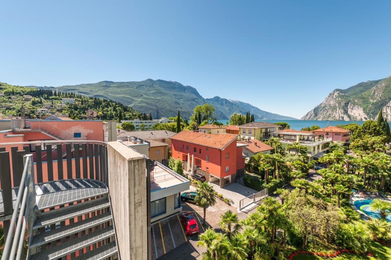 Parc Hotel Flora S Riva del Garda Esterno foto